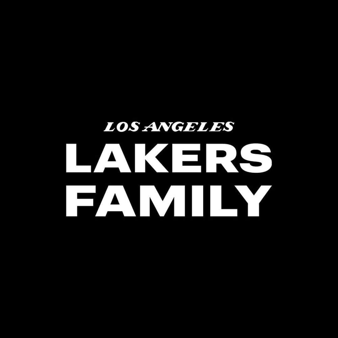 Los Angeles Lakersさんのインスタグラム写真 - (Los Angeles LakersInstagram)「From the players hitting the hardwood to the millions cheering around the globe: We are #LakersFamily.」12月23日 5時15分 - lakers