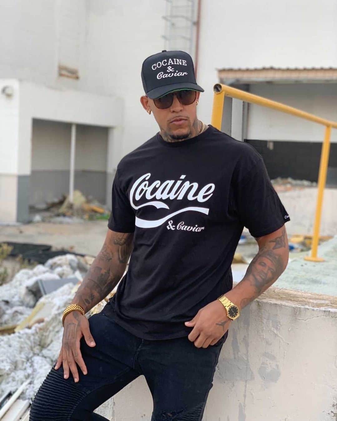 Crooks & Castlesさんのインスタグラム写真 - (Crooks & CastlesInstagram)「@coach.alexcamacho_j23 in one of our staple pieces from our Coca & Caviar line⁠⠀   #caviar #crooks #troublemakers #staple #snapback #crooksncastles」12月23日 5時23分 - crooksncastles