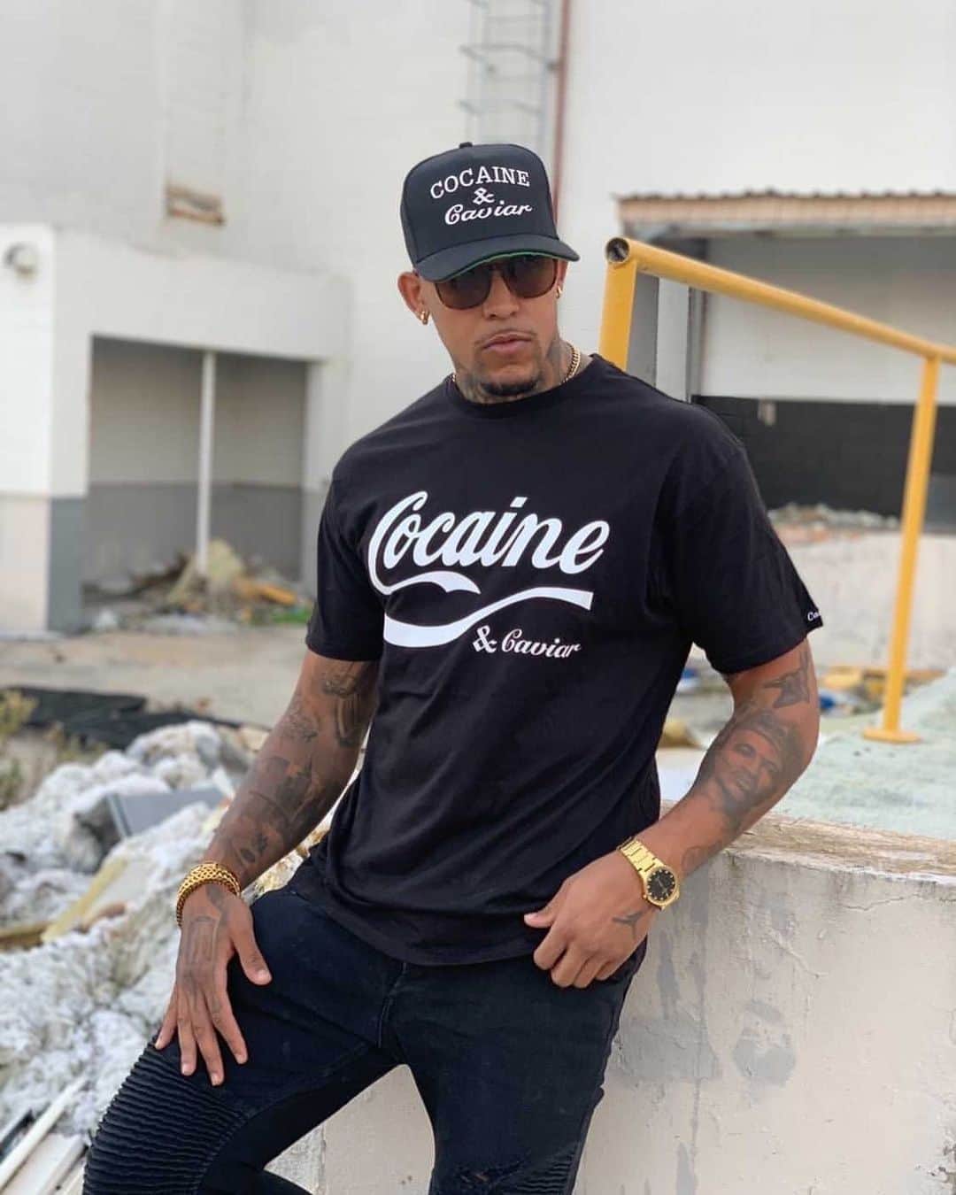 Crooks & Castlesのインスタグラム：「@coach.alexcamacho_j23 in one of our staple pieces from our Coca & Caviar line⁠⠀   #caviar #crooks #troublemakers #staple #snapback #crooksncastles」