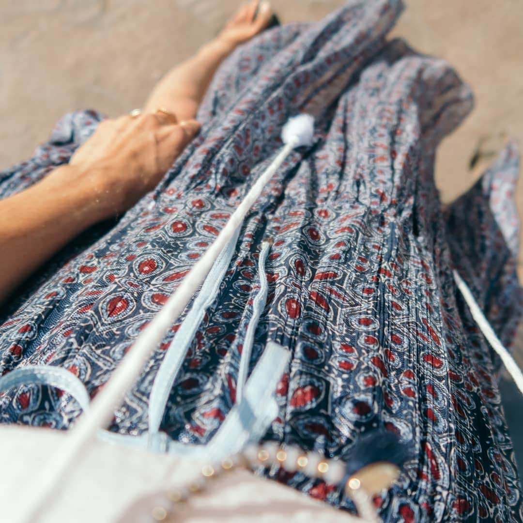 ミーガンパークのインスタグラム：「Relaxed, refined bohemian beach styling // @gypsyfind wears the Melike Chiffon Skirt and the Selina Cotton Top. If you missed out on your size in this popular skirt we've recently received a few more. Gertrude St open 10.30am-5pm today x」
