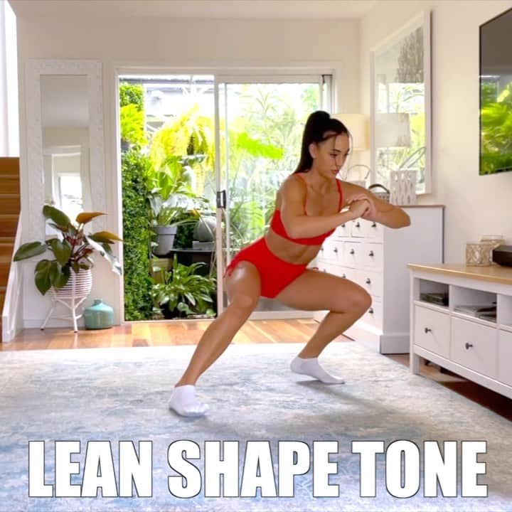 Danielle Robertsonのインスタグラム：「LEAN SHAPE TONE   Our new Lean Shape Tone program was designed to help you smash your fitness goals and create a lean, fit, toned body from home, no equipment required! Get ready to sweat with a variety of fun and challenging workouts which will have you slayinggg your new year fitness resolutions. This brand new program is launching on December the 29th so mark your calendars! 🔥  Here is an example of some of the exercises and workouts you can find in this program. This is our 20 rep challenge, simple but challenging. Give it a go!  WORKOUT   3 SETS   20 x Sway Squats  20 x Scissor Kicks 20 x Lateral Jump Burpees  20 x Sprinters Crunch  20 x Bear Hold w/ Shoulder Tap」