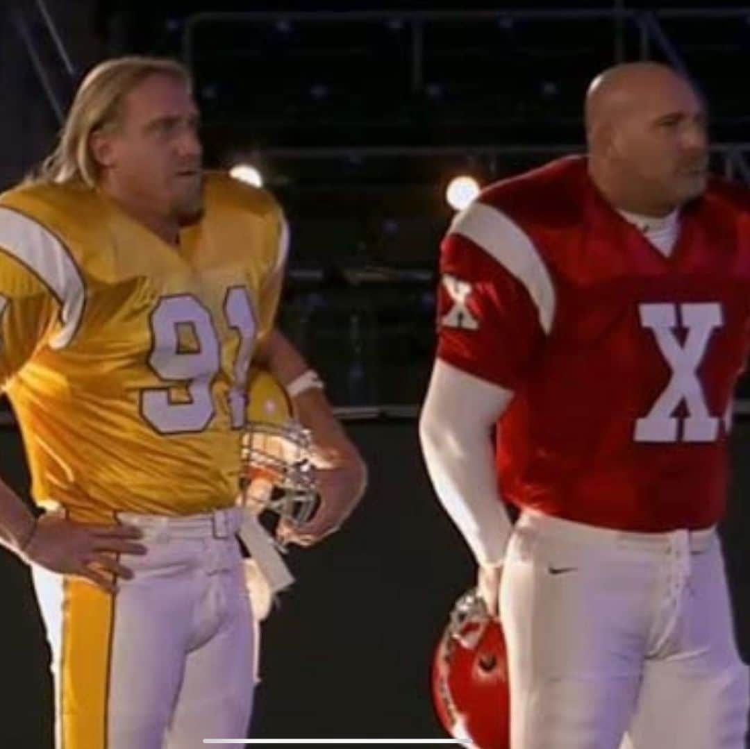 ビル・ゴールドバーグのインスタグラム：「It’s very difficult  to put into words what this man meant to me both on and off the field. Kevin Greene was not only an idol of mine, but  I was lucky enough to also call him my friend. Nothing but love and admiration my brother you will be sorely missed. #RIP 🙏 @nfl #HOF #LEGEND #football #goodtimes #bigbrother #wcw #wrestling @rams @steelers #sackmaster #gonebutnotforgotten #tagteampartner」