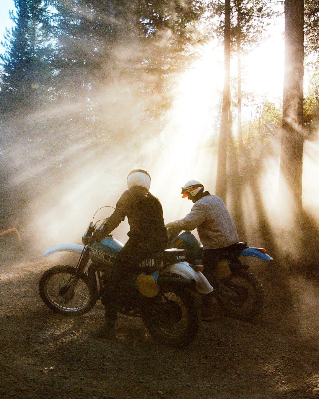 Alex Strohlのインスタグラム：「One last farewell to summer  Finally able to share this series I  shot for @meta’s 20th issue. Since we were going to be riding old dirt bikes I thought it was de rigueur to document it all on film.   I’ll have to admit that there was a few restless days waiting for the 7 rolls of film to come back from @statefilm.   @meta’s @bengiese wrote a delightful essay of our trip through Montana’s back roads - read at the link in bio.   Thankful for an all time group of new and old friends who like the simpler things in life such as 2 stroke oil, campfires and a night under the stars @isaacsjohnston @thiswildidea @elibclark @bengiese @calebstasko」