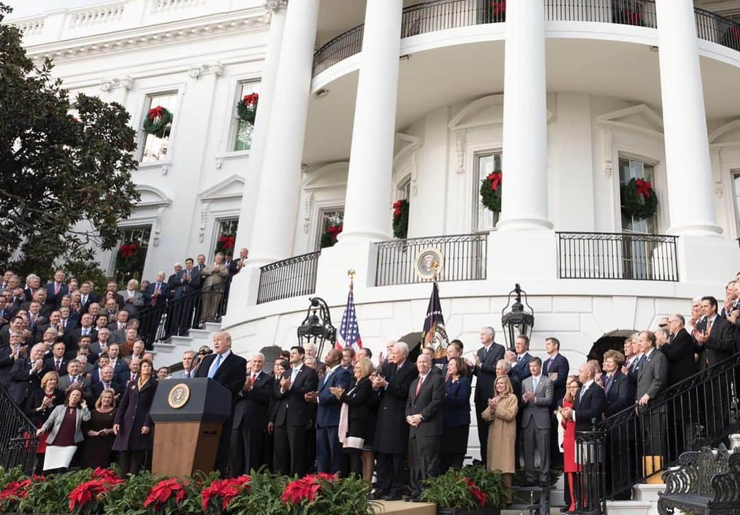 イヴァンカ・トランプさんのインスタグラム写真 - (イヴァンカ・トランプInstagram)「On this day 3 years ago, President @realDonaldTrump signed into law the Tax Cuts & Jobs Act, the most expansive tax reform ever — putting American families first!  I traveled the country rallying support for this historic legislation, and led the effort to double the Child Tax Credit, putting over $2,200 in the pockets of 40 Million families in 2019 alone.」12月23日 7時12分 - ivankatrump