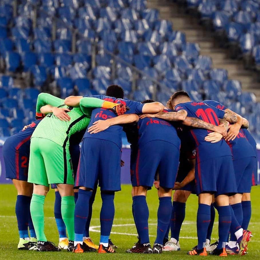 ヤン・オブラクのインスタグラム：「De vuelta con tres puntos importantes. Seguimos, equipo. #laliga」