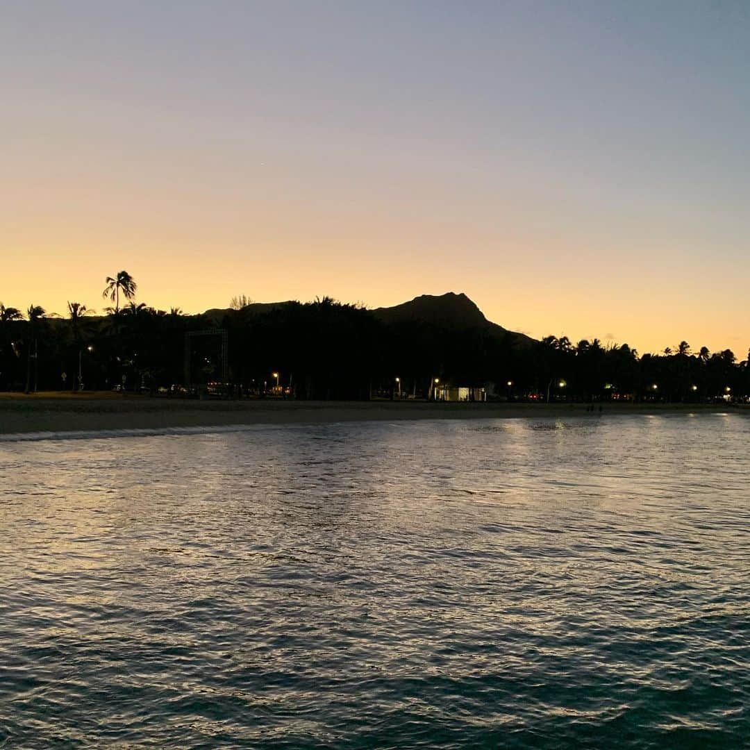 飯島寛子さんのインスタグラム写真 - (飯島寛子Instagram)「Tuesday morning walk!! ワイキキをじっくり観察しながらウォーキング。フードパントリーの跡地も建設進んでいます。 #ワイキキ　#Aloha  #ウォーキング #ハワイ暮らし」12月23日 7時19分 - hirokoiijima