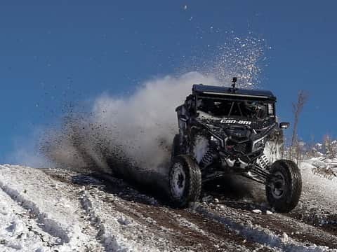 ケン・ブロックさんのインスタグラム写真 - (ケン・ブロックInstagram)「With a late start to the winter season here in Utah, it’s all about getting creative with what you’ve got. Here’s some rad photos from the recent snow shred sesh with my @CanAmOffRoad Maverick X3 on the new moto track at our ranch. #snowslayer #CanAmMaverickX3」12月23日 7時36分 - kblock43