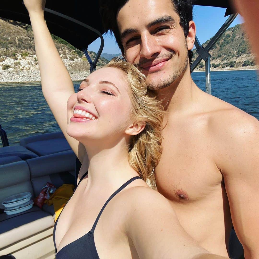 サミー・ハンラティのインスタグラム：「Anxiously awaiting my test results so I can be with you! Oh and thanks for being with me for 8 months ❤️」