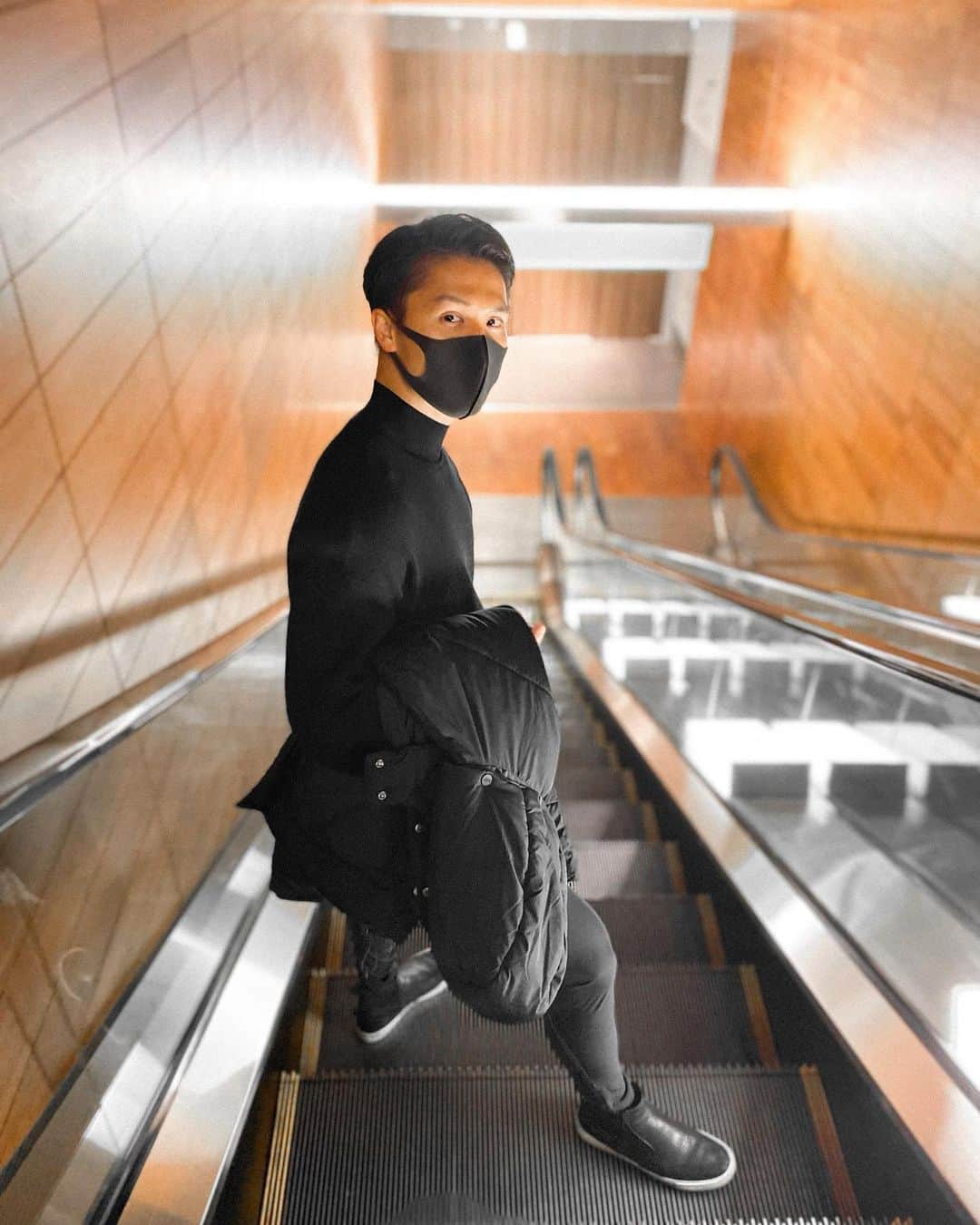 島村麗乃のインスタグラム：「﻿ ﻿ ﻿ ﻿ ﻿ ﻿ ﻿ 自分の信じるものを明確に意識して﻿ ﻿ ﻿ それが不変のものとして内面にあるからこそ﻿ ﻿ ﻿ どんなことにも耐えられる﻿ ﻿ ﻿ ﻿ ﻿ ﻿ ﻿ #筋トレ﻿ #パーソナルトレーナー﻿ #fitness﻿ #筋肉﻿ #フリーランス﻿ #遊びじゃねぇから﻿ ﻿ ﻿ ﻿ ﻿ ﻿ ﻿」