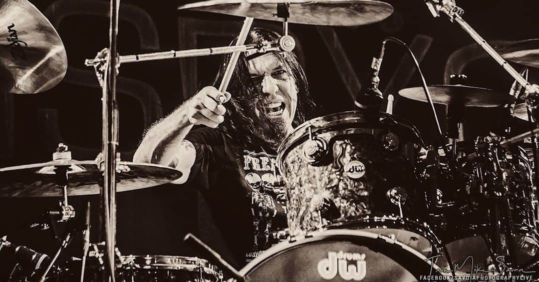 Queensrycheさんのインスタグラム写真 - (QueensrycheInstagram)「Casey at Clearwater Casino in Suquamish, WA (photo credit Savoia Concert & Event Photography) #queensyrche #washington #caseygrillo #case #bamf #beastmode #kickassdrummer #dwdrums #zildjiancymbals #wemissourrychers」12月23日 8時00分 - queensrycheofficial