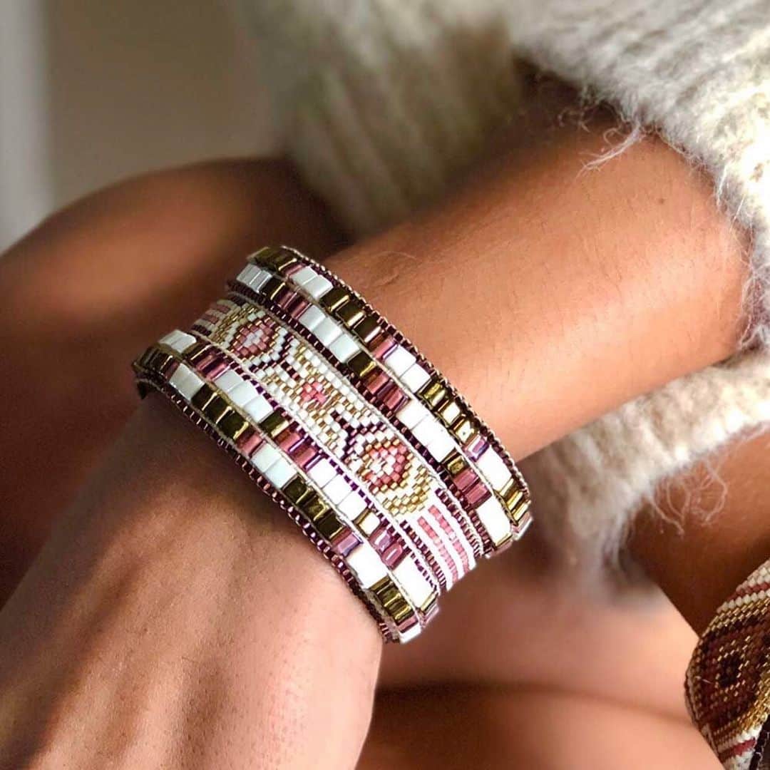 のインスタグラム：「The colours of Christmas. Handcrafted luxury beadwork jewellery- turning everyday casual into socially conscious cool.」