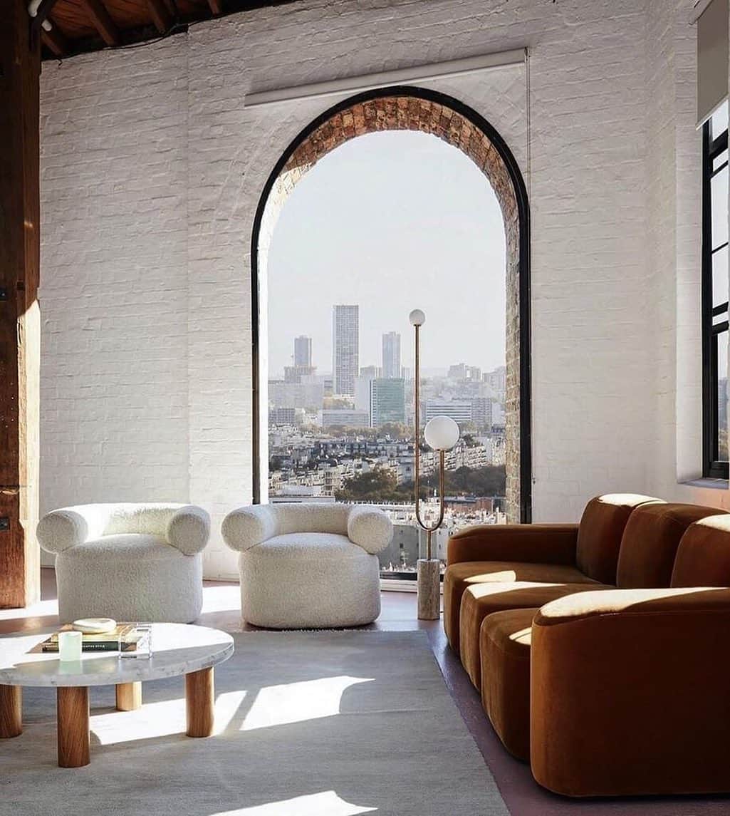 Homepolishのインスタグラム：「Live. Loft. Love. That’s our new motto after seeing this absolutely flawless space. Interior Design by @sarahellisonstudio Photo by @dave_wheeler」