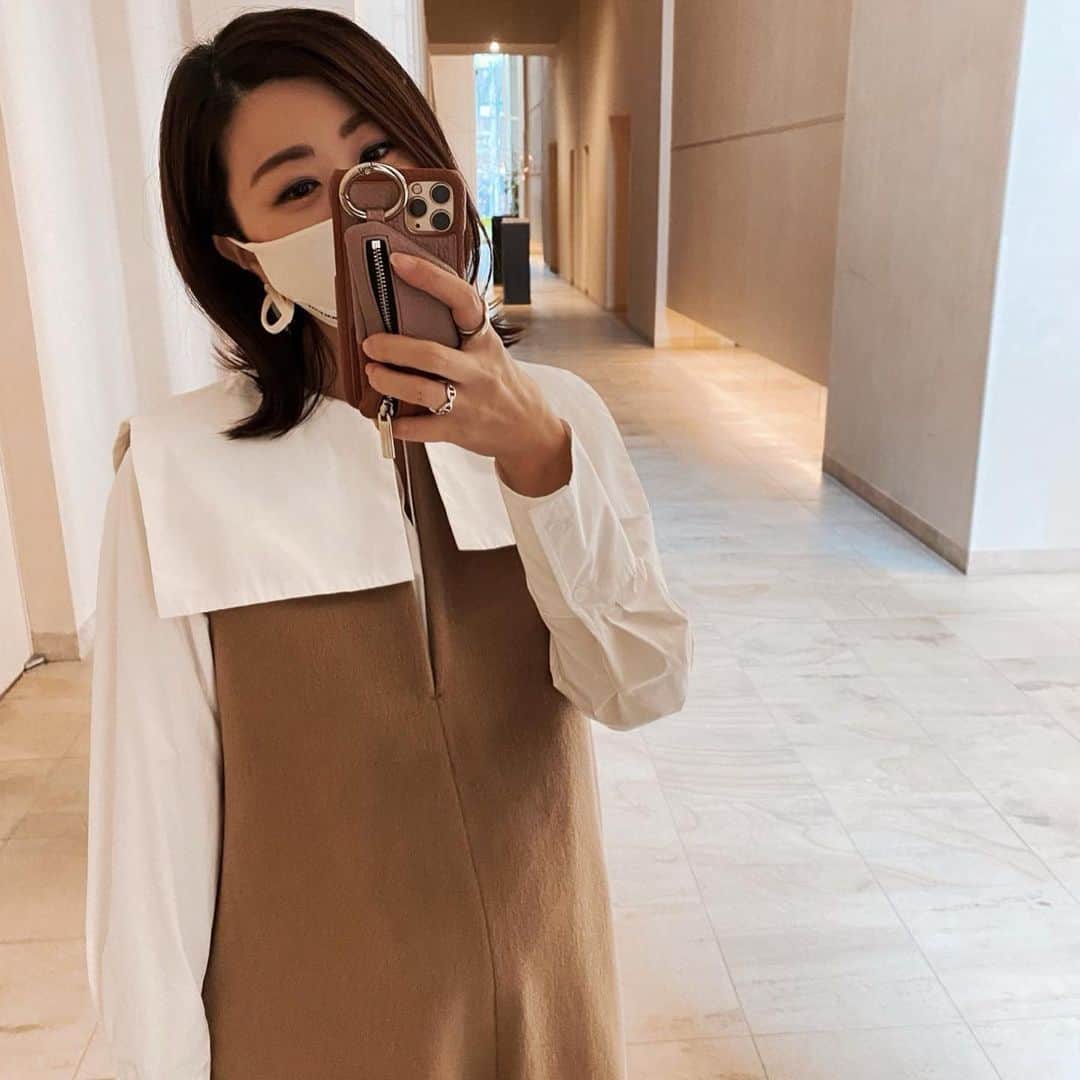 urakoのインスタグラム：「. 昨日は沢山のご注文ありがとうございました🥺 今日も人気商品沢山入荷します✔︎ . . スクエアカラーのブラウスと ウールジャンスカの組合せ やっぱり可愛い❤️ . スクエアカラーは小顔効果も抜群👍 ニットやカーデとのレイヤードも楽しみたい❗️ そしてジャンスカは 妊婦🤰でもスッキリ見えます😊 . #MACHATT #ootd  #マタニティ #妊娠8ヶ月 #🤰」