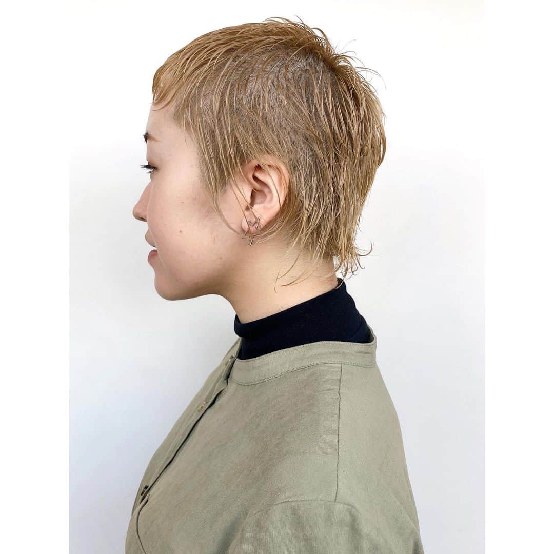 のインスタグラム：「▼ vetica guest hair▼  ハニーベージュとベリーショートウルフ🍁🍂  hair 高木　@takaotakagi   #vetica #tokyo #harajuku #ladies #beauty #hair #cut #color #bleach #　#お客様ヘア」