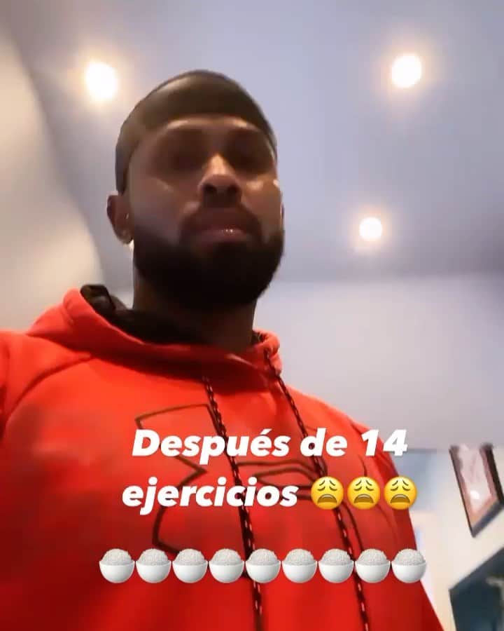 ホセ・レイエスのインスタグラム：「🍚🍚🍚😩😩😩Tú me entiennnnn........」