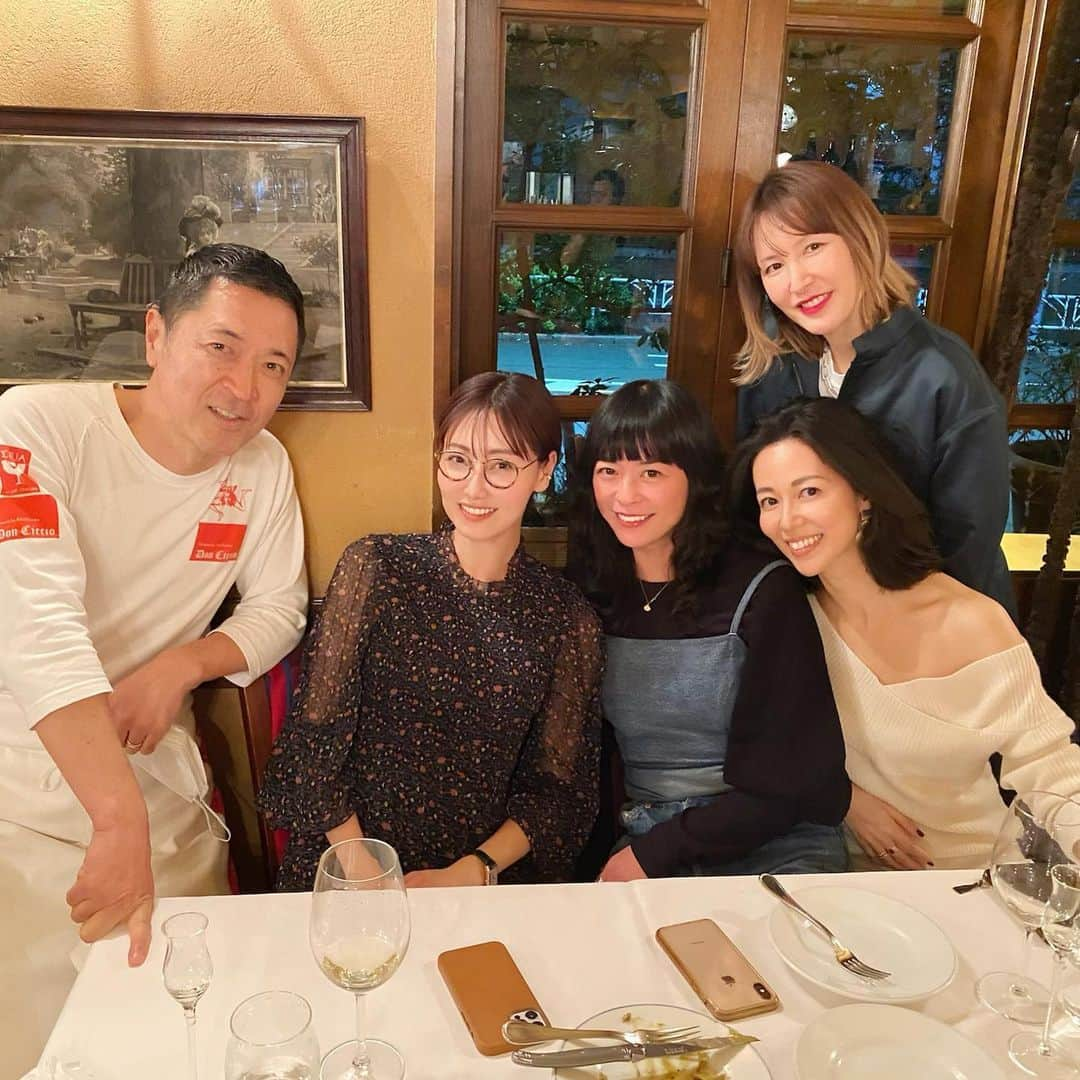 大塚良子さんのインスタグラム写真 - (大塚良子Instagram)「東京帰ってきたらドンチッチョも行かなきゃね♫久々のメンバーとも会えて話止まらず、しっかり〆の自家製レモンチェロから梅酒まで頂きご満悦な夜✨  12月22日から風の時代に入るんだよ〜って話でも盛り上がり精神性やこれからの時代について興味深かった。  ◇前菜盛り合わせ ◇イワシとウイキョウカサレッチェ（大人気メニュー） ◇黒トリュフリゾット ◇宮崎牛のイチボ ◇ピスタチオのティラミスとカンノーリ  どれも美味しゅうございました✨ 石川さんありがとうございました😊 帰国までにもう一回行きたいなあ💕」12月23日 9時01分 - ryokokonami