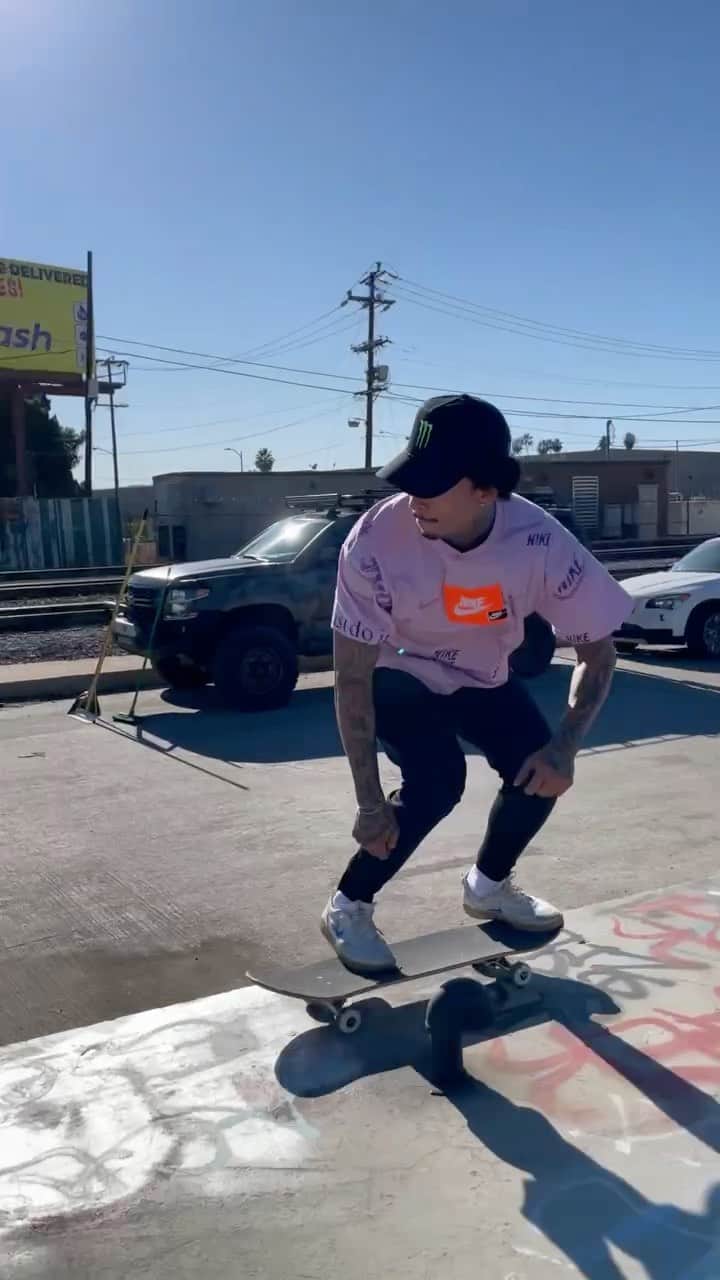 ナイジャ・ヒューストンのインスタグラム：「You down?😈」