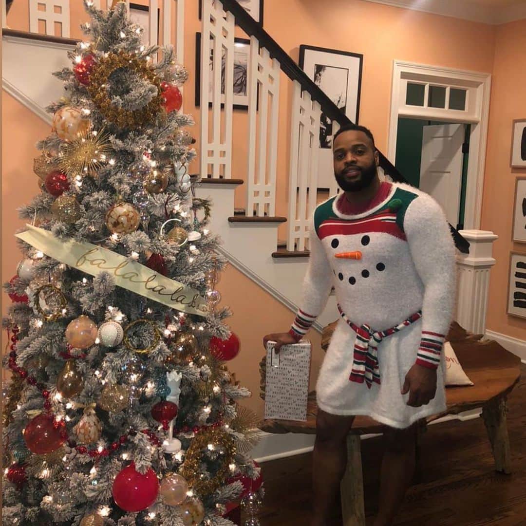 ホセ・レイエスのインスタグラム：「Que es lo primero que te llega a la mente 3 2 1 goooooo😩 Y feliz navidad de paso🥴」