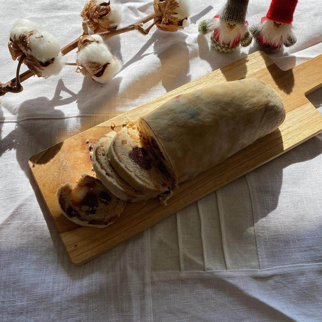 のインスタグラム：「.  Stollen🎅🏻🎄」