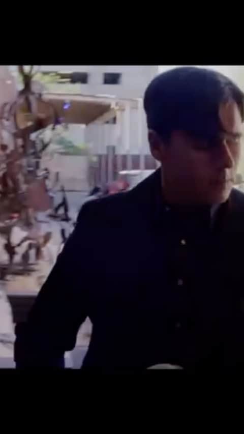 ジム・アドキンスのインスタグラム：「A global streaming series of rahawk awaits. Playing our albums Surviving, Clarity and Futures.」