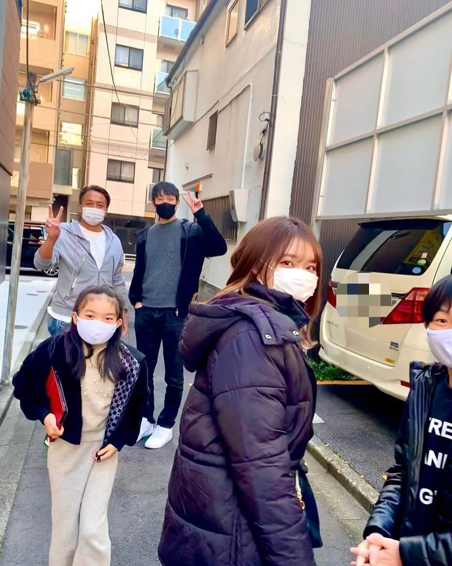 岩隈久志のインスタグラム：「先日の昼間に少しだけ拓一に会いました^_^﻿ お互いPCRは定期的に受けていますが、風通しの良い知人のお店を貸切で短時間。﻿ 数ヶ月ぶりに会いましたが、相変わらず礼儀正しくて優しい拓一でした^_^﻿ トレーニング頑張っている様子で、大事な野球の話もできて良かったです✨﻿」