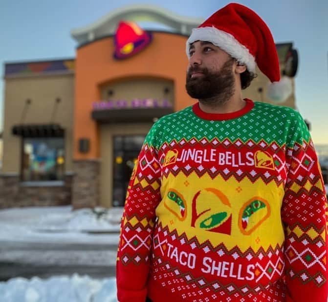 Taco Bellのインスタグラム：「Jingle bells aren’t the only bells this holiday season...」