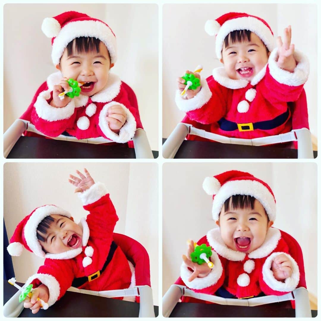 いわさきふきこ さんのインスタグラム写真 - (いわさきふきこ Instagram)「サンタの歯磨きタイム。  #生後14ヶ月 #生後15ヶ月  #サンタ衣装  #キッズサンタ」12月23日 10時14分 - fukikoiwasaki