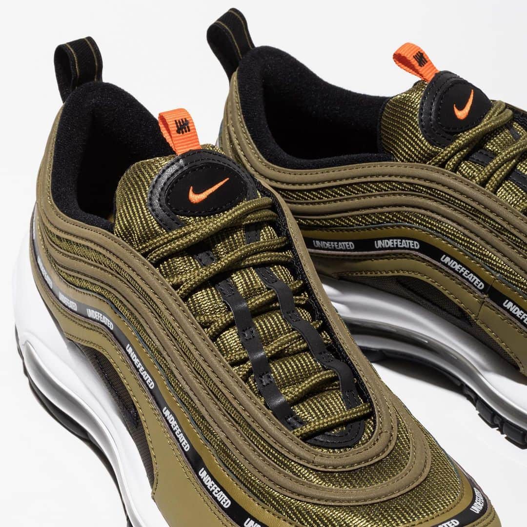 UNDFTDさんのインスタグラム写真 - (UNDFTDInstagram)「The UNDEFEATED x Nike Air Max 97 (2020) will launch on Tuesday, December 29th in both Black/Volt and Militia Green/Orange Blaze online exclusively on UNDEFEATED.com」12月23日 10時33分 - undefeatedinc