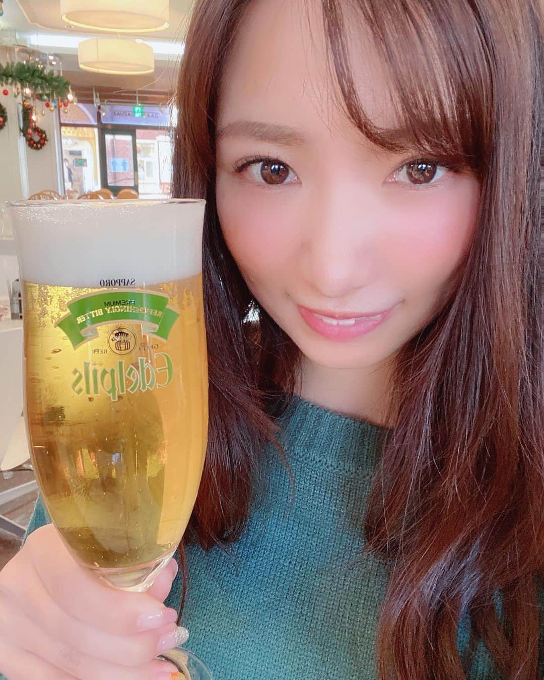 岸田麻佑さんのインスタグラム写真 - (岸田麻佑Instagram)「♡ 久しぶりに。 #ビール女子 #お酒好き女子  . .」12月23日 21時23分 - mayu_kishimayu