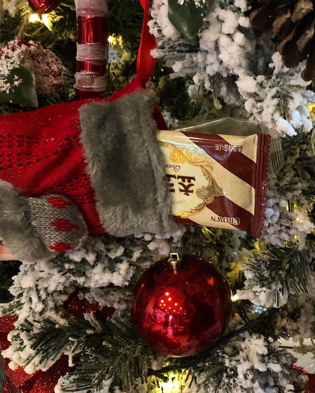 ミナ さんのインスタグラム写真 - (ミナ Instagram)「잘 찾아보면 선물이 안에 있지 힛🎄」12月23日 20時00分 - bbang_93