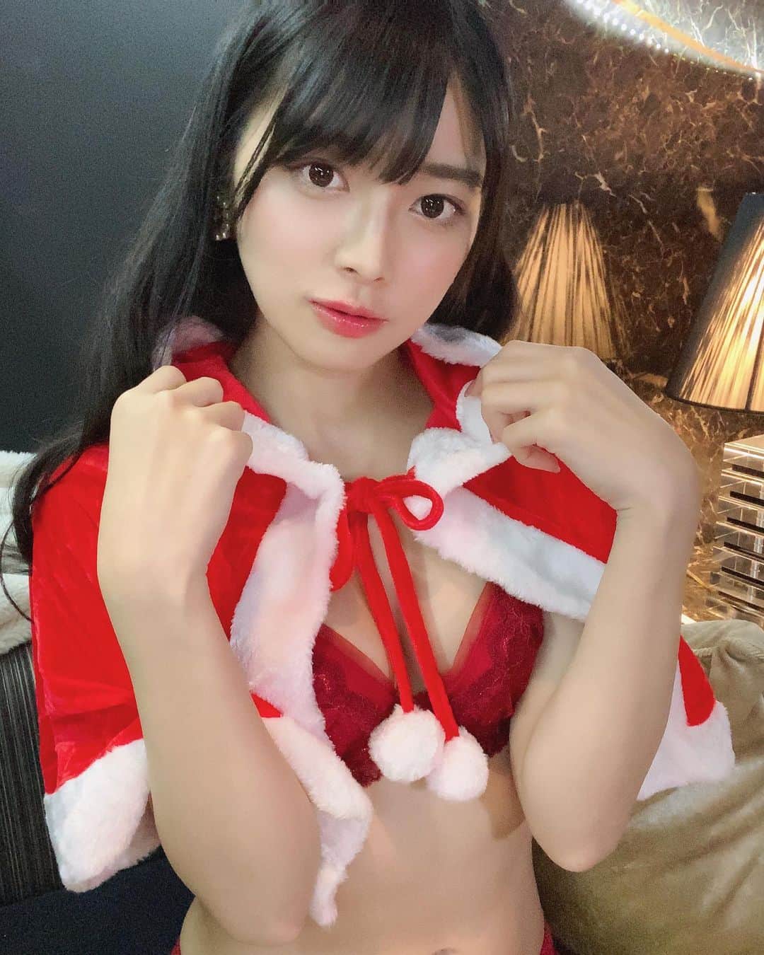 藤田いろはのインスタグラム：「﻿ ﻿ クリスマスまであと少し…🎄✨﻿ 明日のオフ会と撮影会楽しみだなあ🐰💗﻿ ﻿ もしサンタさん本当に存在してるなら来年配信頑張るしお絵描きしたいのでiPadとApple Pencilください()﻿ ﻿ ﻿ ﻿ ﻿ ﻿ ﻿ ﻿ ‪#藤田いろは#グラビア#gravure #japanesegirl #レースクイーン#tokyo  #l4l #aziangirl  #ビジョビ #模特 #뷰티스타그램 #cosplay #黒髪ロング#팔로우#소통해요#셀스타그램#モデル #model #그라비아 #日本的 #性感內衣 #sexy  #性感美女 #性感尤物 #ランジェリー #ランジェリー好き #❤️ #サンタコス #サンタさん #撮影会」