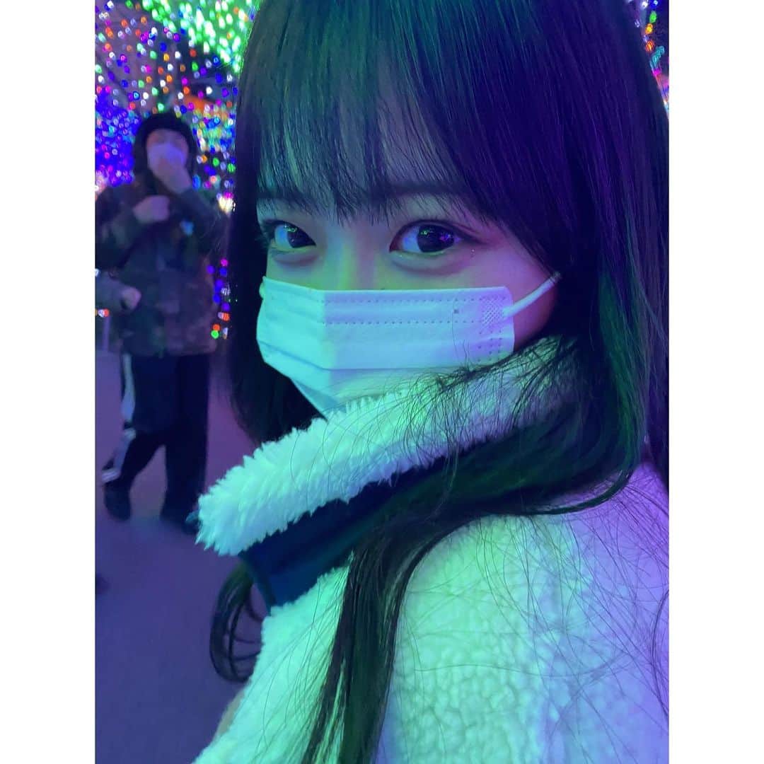 石川翔鈴さんのインスタグラム写真 - (石川翔鈴Instagram)「. みんなクリスマスどう過ごすんですか？🎄♥️」12月23日 20時18分 - karen__i328