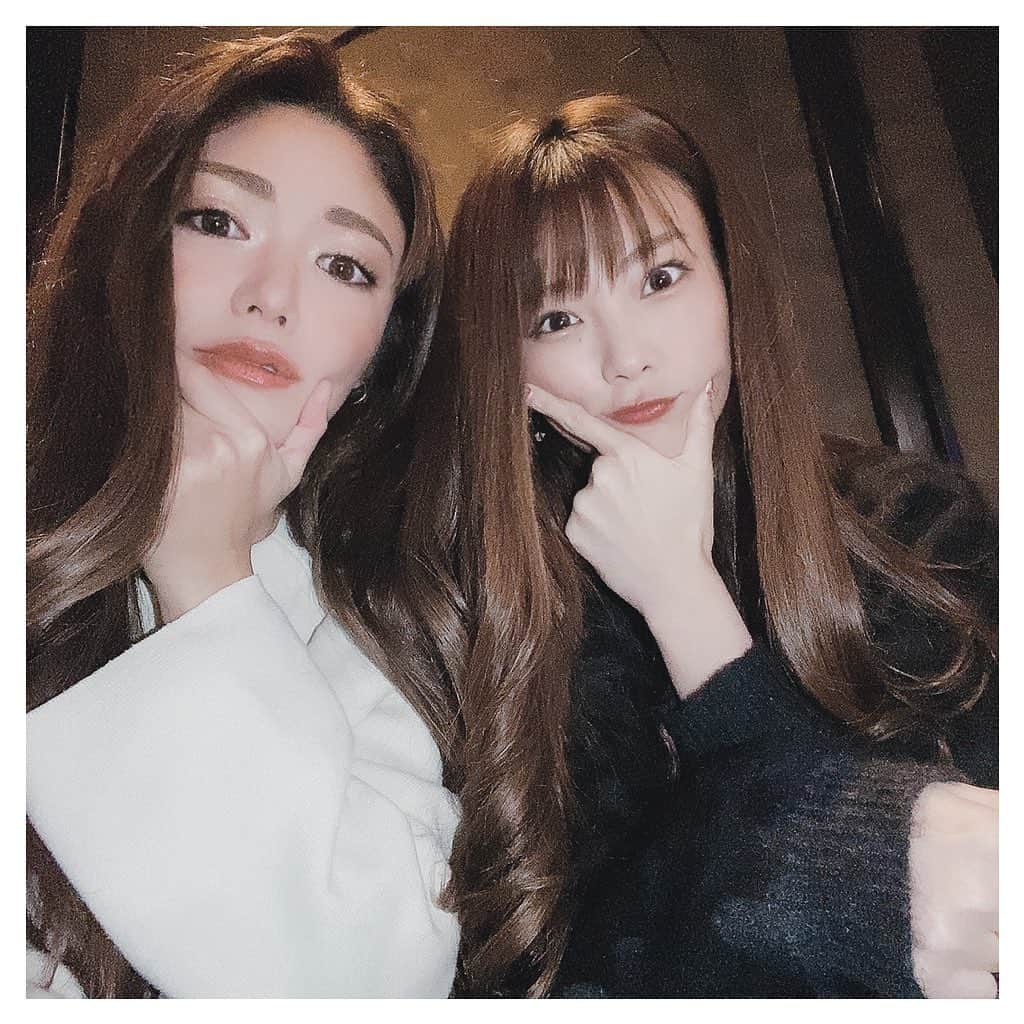 ARIKAのインスタグラム：「かすみんbirthdayご飯🍽 . 先週日曜日に早めのbirthdayご飯🍷 毎年誕生日はお祝いし合うの♥️ 今年は NISHIAZABU USHIMITSU へ🐮 ➠ @ushimitsu_nishiazabu   私が上京して初めてアルバイトした 恵比寿うしみつ本店の系列店だよ⭐ 個室しかなくて、ご飯も美味しくて 新しい焼肉を常に追求しているお店✨ やっと行けて良かった💓  まだ誕生日来てないけど、 かすみにとって 幸せ溢れる25歳になりますように🥰 大好きっ(*^_^*)❣️ . #誕生日 #誕生日ご飯 #焼肉 #高級 #食べログ高評価 #有名店 #お肉 #美味しい #絶品 #birthday #party #親友 #サプライズ #friends #女子会 #workout #makeup #hair #me #girl #swag #l4l #love #selfie #bestoftheday #followme #dog #lovedogs #お洒落さんと繋がりたい」