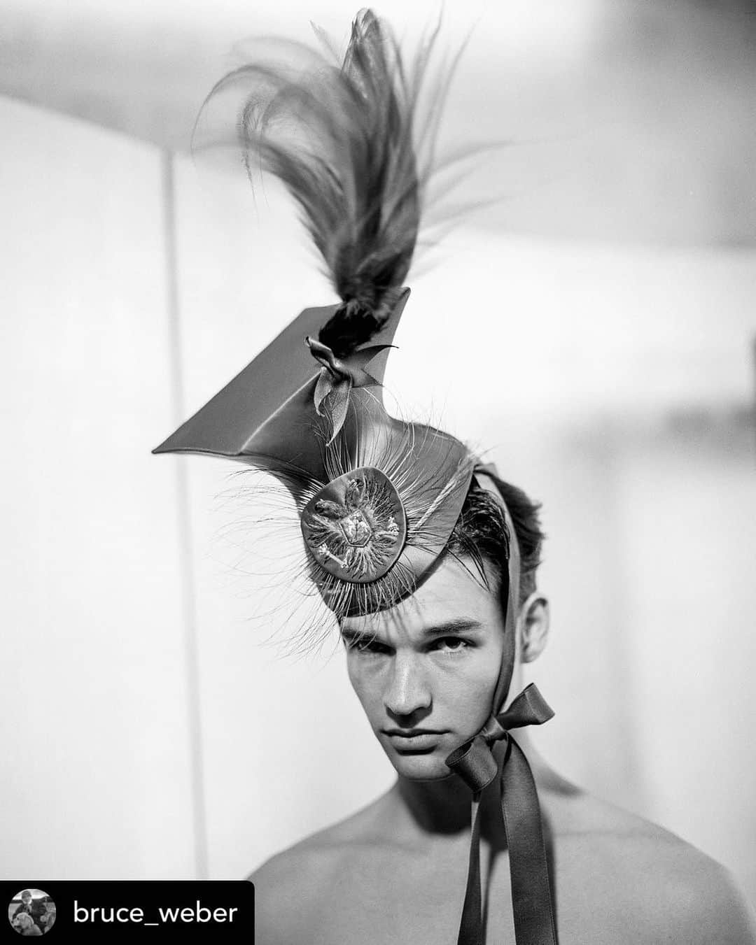 フィリップトレーシーさんのインスタグラム写真 - (フィリップトレーシーInstagram)「#repost @bruce_weber  A hat fitting at @philiptreacy, London, 1995 for @luomovogue.」12月23日 20時37分 - philiptreacy