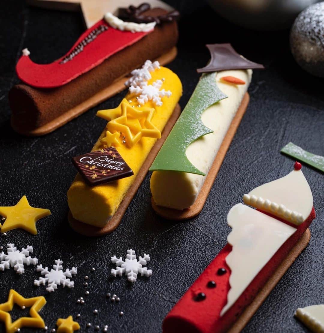 Hilton Tokyo Odaiba ヒルトン東京お台場さんのインスタグラム写真 - (Hilton Tokyo Odaiba ヒルトン東京お台場Instagram)「#ヒルトン東京お台場   クリスマスケーキのご準備はいかがですか？ テイクアウトショップにて、数量・種類には限りがございますが、当日販売も行っております🎅🎂❤️  #クリスマス #クリスマスケーキ #フェスティブ #ケーキ #ガトーフレーズ #テイクアウト #ヒルトン #東京 #お台場 #hiltonodaiba #hilton #odaiba #tokyo #hotel」12月23日 20時44分 - hilton_tokyo_odaiba