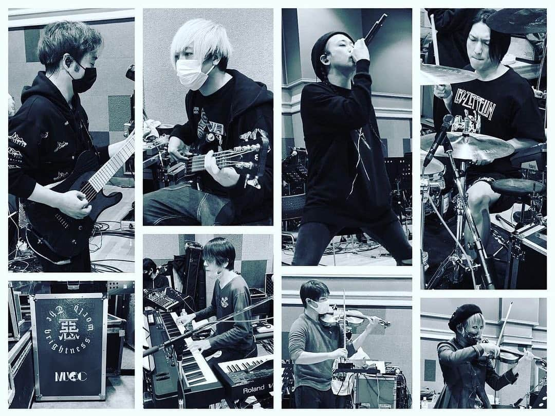 ミヤ さんのインスタグラム写真 - (ミヤ Instagram)「#MUCC 武道館公演﻿ リハーサル3日目終了！﻿ 公演当日をお楽しみに！﻿ ﻿ 『惡-The brightness world』﻿ 12/27(日)日本武道館﻿ 16:00／17:00﻿ 全席指定 ￥9,600﻿ ※当日券の販売はありません﻿ ﻿ 生配信＋アーカイブ有料配信﻿ ¥4,500﻿ ﻿ ★チケットの購入はコチラ﻿ linktr.ee/MUCC﻿ ﻿ ★特設サイトはコチラ﻿ brightness-world.55-69.com」12月23日 20時51分 - miyaguchi