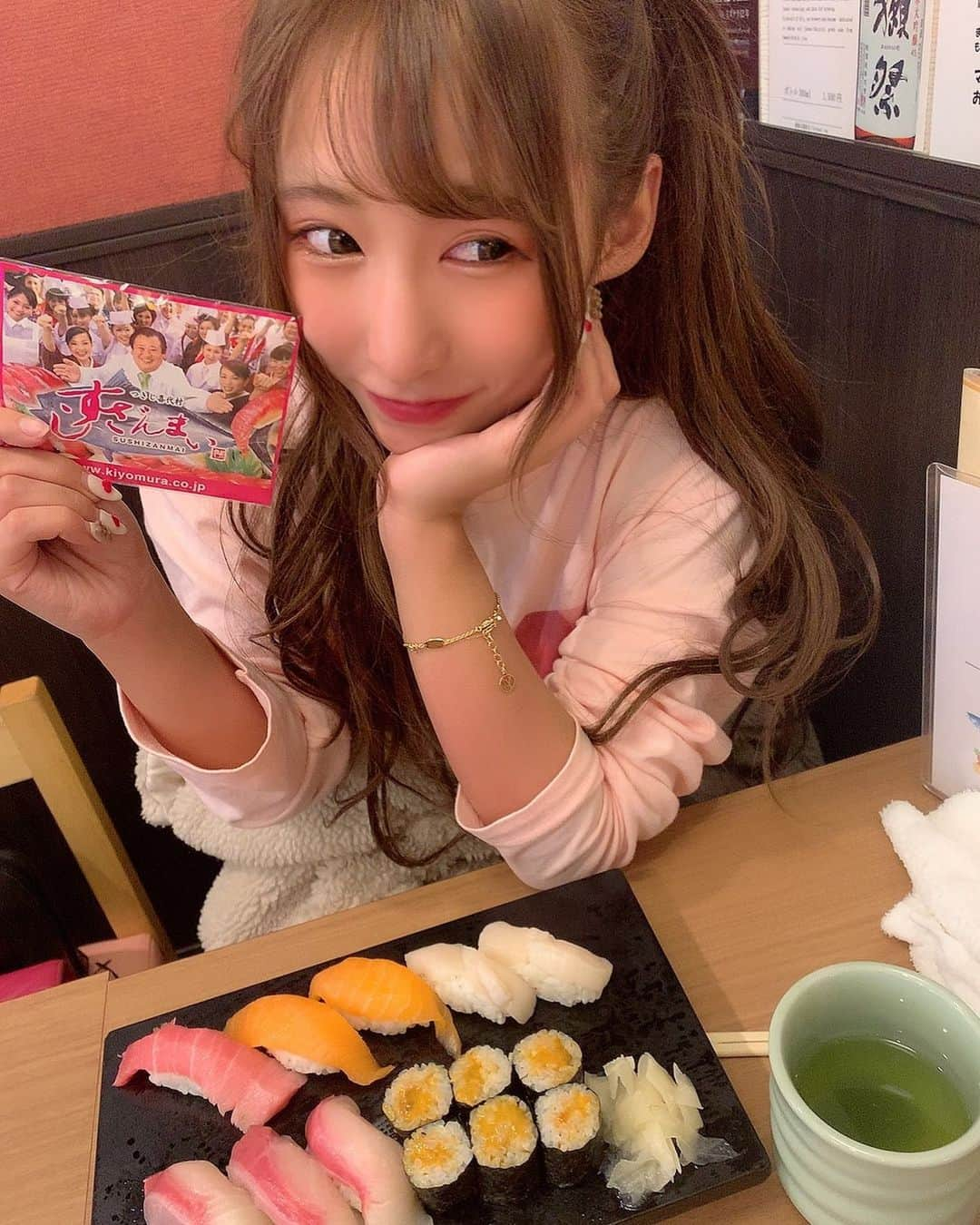 みにーさんのインスタグラム写真 - (みにーInstagram)「. 寿司しか勝たん🍣 #バーレスク　#バーレスク東京 #すしざんまい　#おすし　#お寿司　#寿司　#すし　#🍣　#六本木」12月23日 20時51分 - minnie_burlesqe