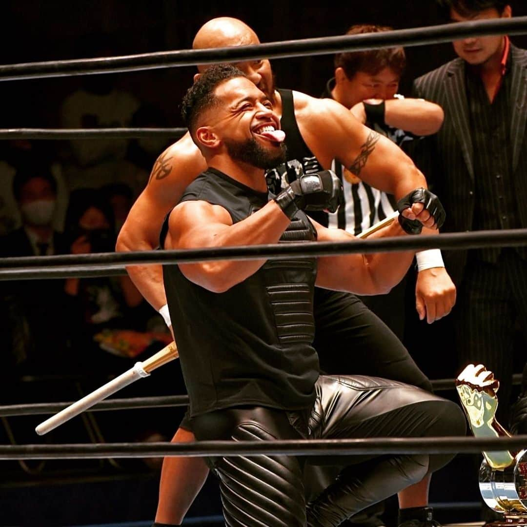 テヴィタ・フィフィタさんのインスタグラム写真 - (テヴィタ・フィフィタInstagram)「Finished the last tour of the year tonight. We compete at Wrestle Kingdom 15 on January 4th, 2021 for the IWGP Heavyweight Tag Titles. We plan to complete the final half our destiny that day, until then enjoy these photos from our fans 🙏🏽🎉🎄! #god #WK15」12月23日 21時04分 - tangaloanjpw