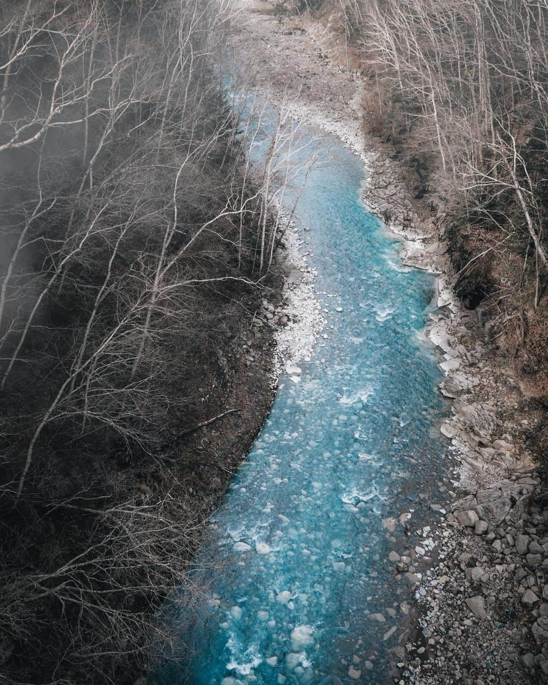 _msy_tのインスタグラム：「The majestic biei river. . 美瑛川の力強さ🌫 . . . #visitjapanjp #tokyocameraclub #retrip_nippon #art_of_japan_ #daily_photo_jpn #wu_japan #japan_daytime_view #rakutentravel #jalan_travel #lovers_nippon #bestjapanpics  #whim_life #special_spot_ #loves_united_japan #japan_art_photography #Nipponpic #lovers_amazing_group #japantravelphoto #otonatabi_japan #total_nature_japan #photo_travelers #biei #広がり同盟 #東京カメラ部 #美瑛川 #川 #美瑛」