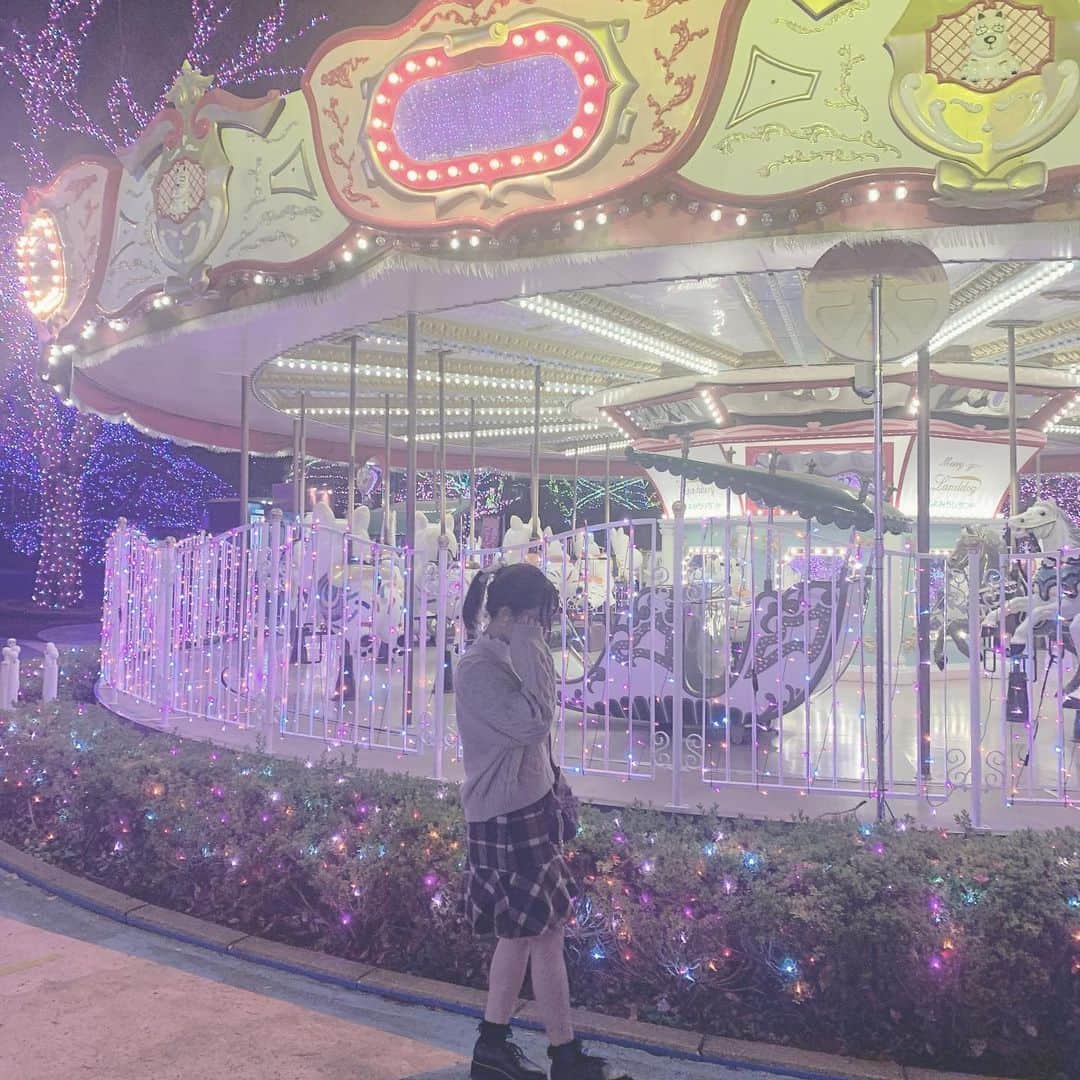 RiLiさんのインスタグラム写真 - (RiLiInstagram)「クリスマス気分を楽しんで💝【都内イルミネーション】⁣ ......⁣ 今年のクリスマスまでもう少しだね🌲❤️東京都内では冬の夜を彩るイルミネーションが多数開催されているよ✨カップルやお友だちと楽しめるスポットとしておすすめの場所を紹介〜〜🎅⁣ 恵比寿ガーデンプレイスや、スノーブルーで埋め尽くしたけやき坂、ゴールドに輝く東京ミッドタウン、よみうりランドなどが恒例のおすすめスポットだよ🌟⁣ ほかのグループの人とは距離をとったり、マスクを着用するなど感染対策はしっかりしてイルミネーションを楽しんでね💫⁣ ❣❣❣❣❣⁣ サイトやSNSで掲載させていただくお写真募集中😘📸⁣ かわいいコーデやアイテム、注目スポットなどが撮れたら、ハッシュタグ→#rili_tokyo  を付けて投稿❗⁣ ．⁣ Special Thanks💋 Photo by⁣ @__yuip._⁣ @minakawasaki⁣ @mana_gram0718⁣ @arii_yuuka⁣ @haruna00325⁣ @___mi_dream__⁣ @marumaru_nemui_zutto⁣ @odeco16⁣ @shiro_rina_o0⁣ @mapi_1023⁣ ⁣ .⁣ #都内イルミネーション #イルミネーション #東京 #クリスマス #クリスマスイブ #デートスポット #恵比寿ガーデンプレイス #けやき坂 #東京ミッドタウン #よみうりランド #デートコーデ #rili_tokyo #おしゃれさんと繋がりたい #お洒落さんと繋がりたい #ファッション #패션스타그램 #ootd #outfit」12月23日 21時01分 - rili.tokyo