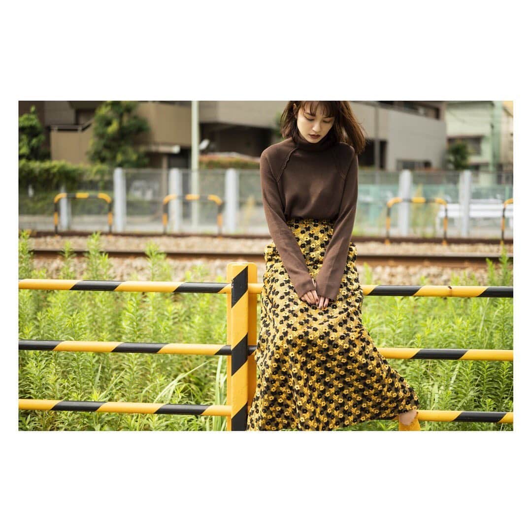 のインスタグラム：「https://friday.gold/gravure/article/70686 目覚まし美女図鑑というデジタルのフライデーの特集に載せて頂いております🙇‍♀️ たくさん素敵な写真を撮っていただきましたので観て頂けると嬉しいです☺️❤️ よろしくお願い致します🙇‍♀️」