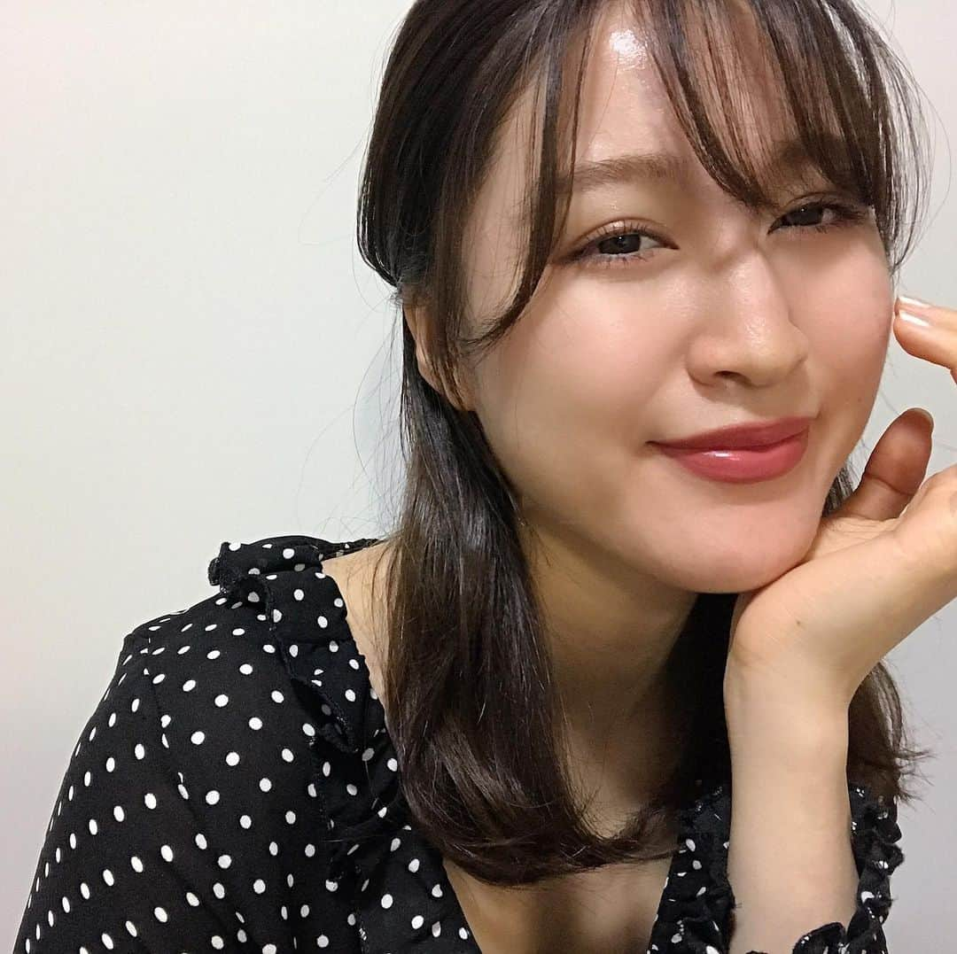 後藤夕貴さんのインスタグラム写真 - (後藤夕貴Instagram)「いつかの写真🤳 なんだか年末に向けてバタバタとしております…！ (大掃除とか大掃除とか大掃除とか..) (その前にクリスマスどこ行った？) ㅤ 今年は載せてない写真がわりとあるから 年末に向けて #振り返りシリーズ として載せてく予定〜 ㅤ ♡ ＿＿＿＿＿＿＿＿＿＿ #ハーフアップ#美人百花#美人百花Flowers#ブラウス#ドット#暗髪#シースルーバング#beauty#cosmetics#コスメ#美容#ヘアアレンジ#モノトーンコーデ#ゆき_code」12月23日 21時10分 - yuki_gotooo