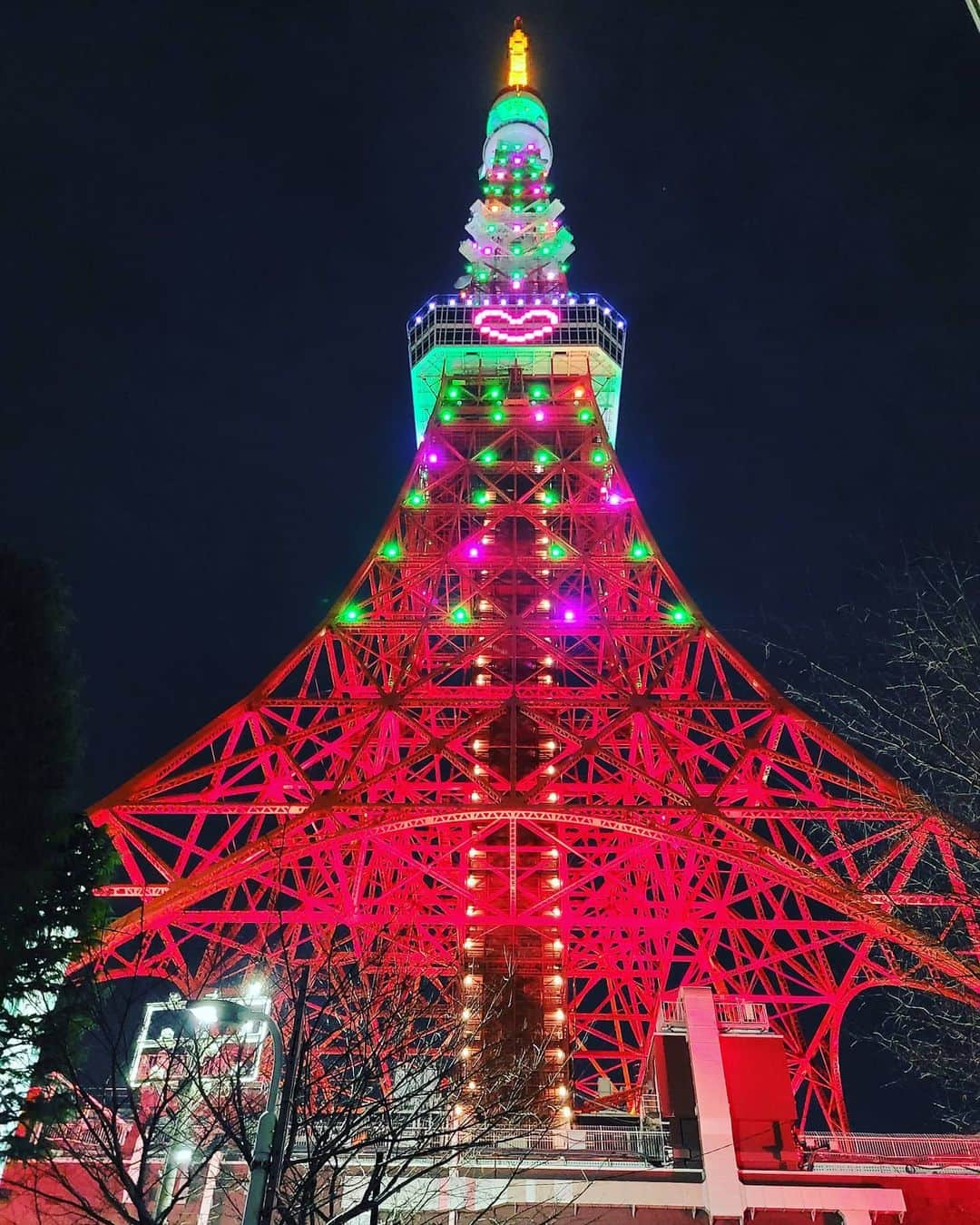 DJ KOOさんのインスタグラム写真 - (DJ KOOInstagram)「#東京タワーライトアップ ！！ 2020クリスマス・スペシャルライトアップ 東京タワーの映えポイントは任せてクダサイ DO DANCE！！   #クリスマス #DJKOO」12月23日 21時15分 - dj_koo1019