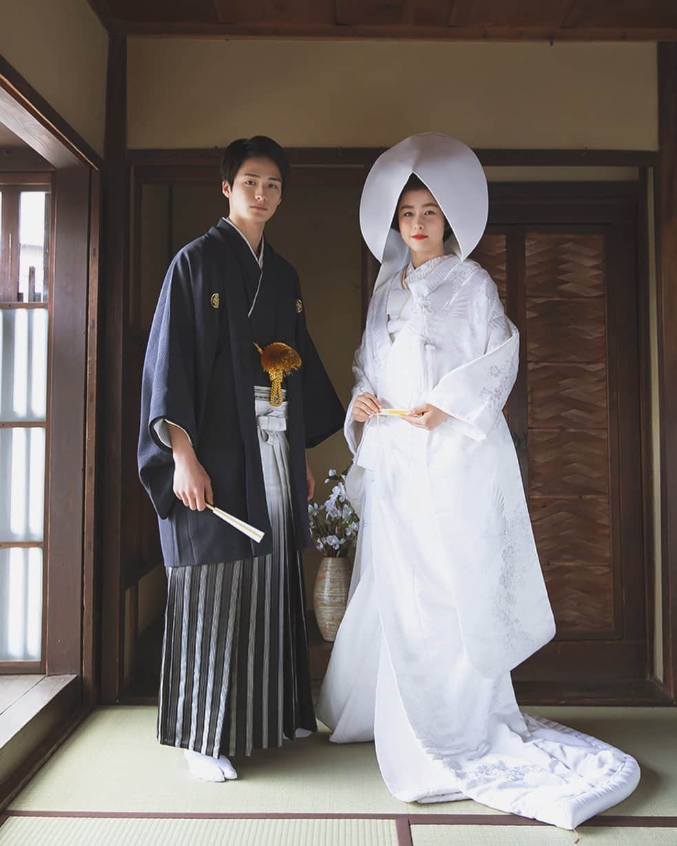 CLAIREのインスタグラム：「新年のご挨拶用写真、まだ間に合います✨ ・ @claire_kyoto  @clairebridalstudio」