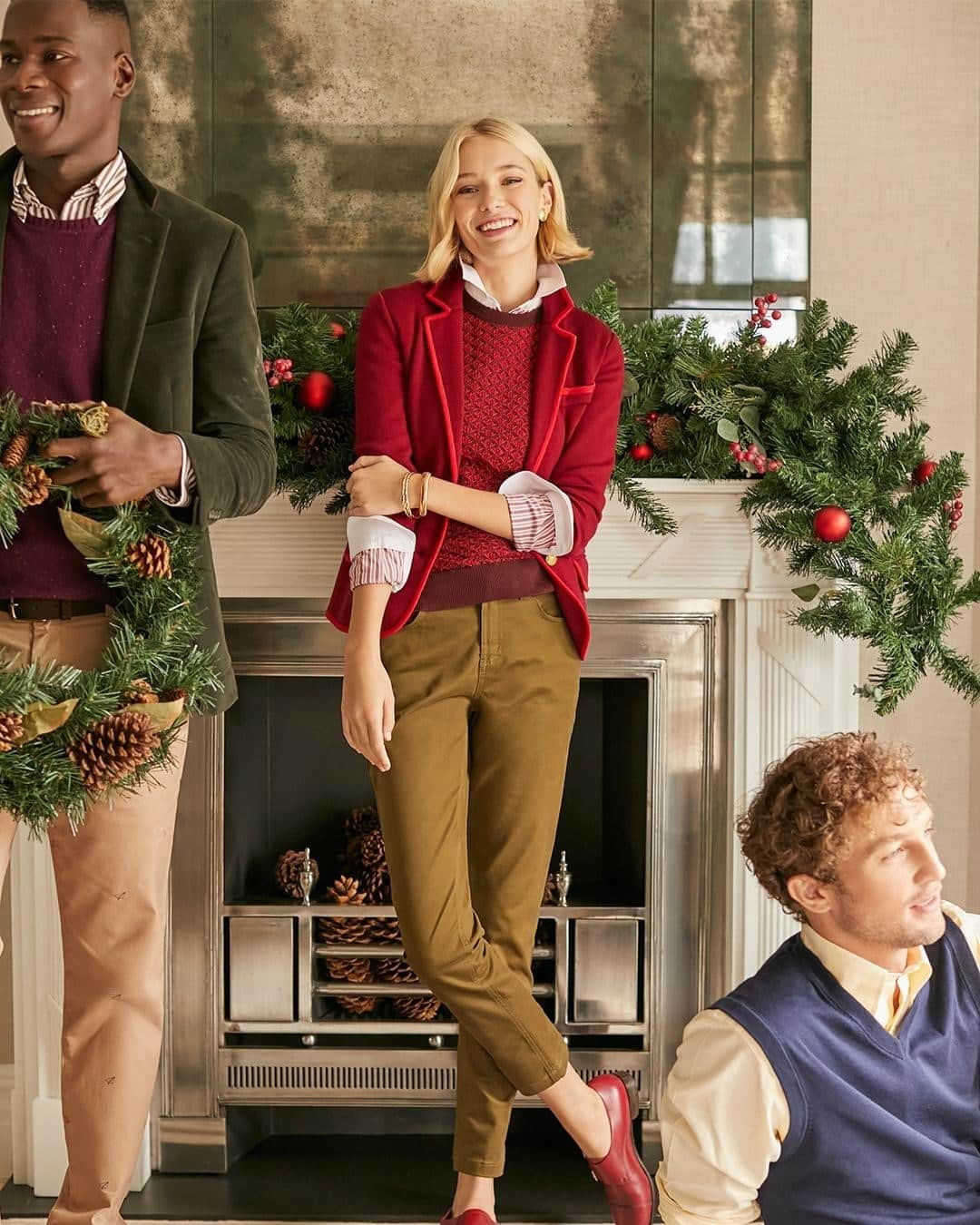 ブルックスブラザーズさんのインスタグラム写真 - (ブルックスブラザーズInstagram)「Merry, berry, brooksy and bright 💙🎄 #MomentsofJoy #BrooksBrothers」12月23日 12時39分 - brooksbrothers