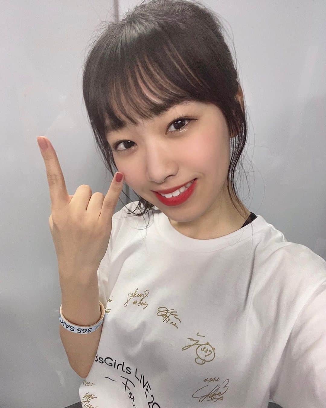SAKURAのインスタグラム：「こんにちは🌸﻿ ﻿ ﻿ ﻿ ﻿ 皆様、たくさんの温かいメッセージ﻿ 本当にありがとうございます☺️✨﻿ 全部、しっかり読ませて頂いてます。﻿ ひとつひとつのメッセージに感謝の気持ちでいっぱいです💭💭﻿ ﻿ ﻿ ﻿ ﻿ ﻿ 2021.1.23﻿ 「BsGirls 2020 FINAL LIVE ～Play Ball～」✨﻿ ﻿ ﻿ ﻿ ﻿ その日まで、BsGirlsのSAKURAをよろしくお願いします🌸💭﻿ ﻿ ﻿ ﻿ ﻿ #bs2020 #buffaloes #baseball #orixbuffaloes #npb  #プロ野球 #野球好き #ユニフォーム #live  #final #playball #last #thankyou  #instagood #selfie #smile #love  #sakura_365 #sakura #bsgirls #365 #🌸 ﻿」