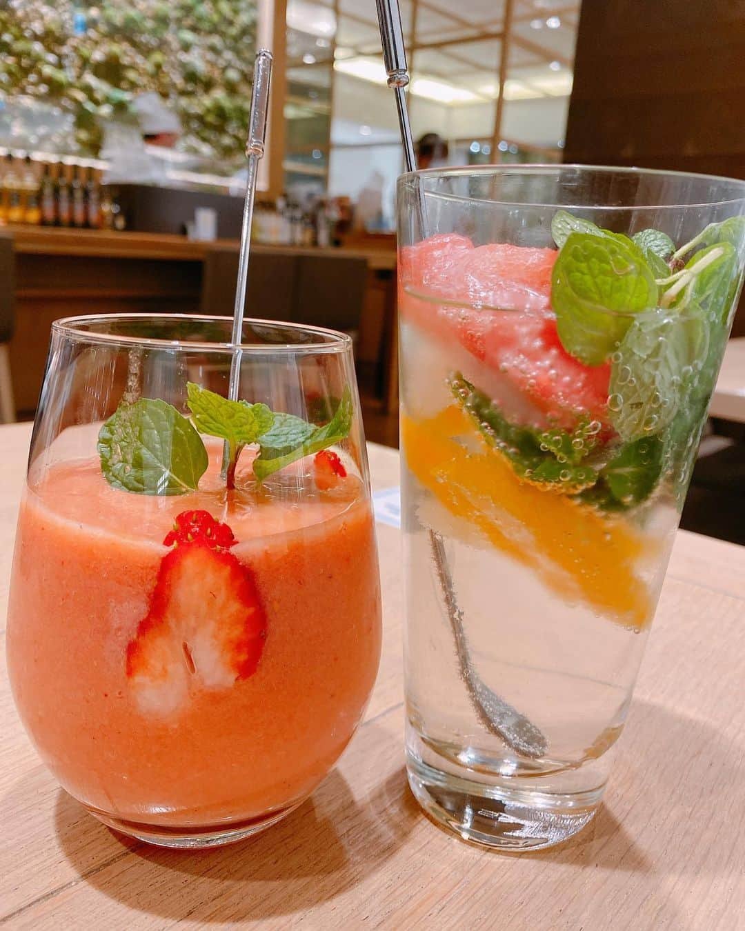 望月りささんのインスタグラム写真 - (望月りさInstagram)「伊勢丹にあるハタケカフェ🍓🥝🍊🍌 #伊勢丹　#ハタケカフェ」12月23日 12時48分 - mochizuki_0715