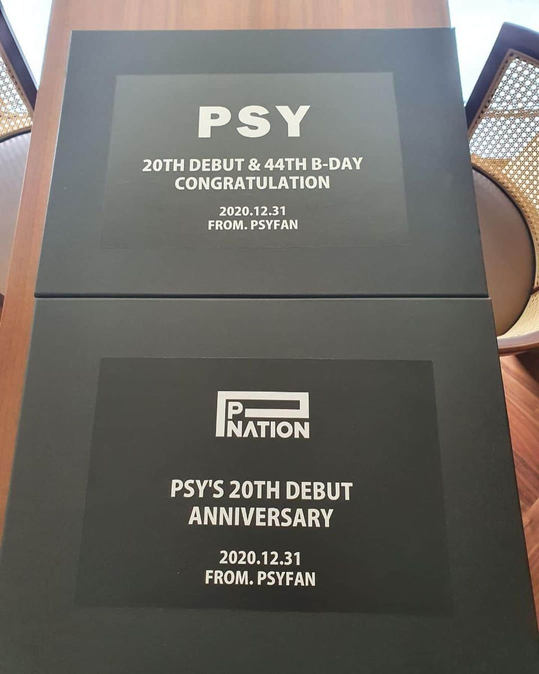 PSYさんのインスタグラム写真 - (PSYInstagram)「THX to my FANS!!!  Btw, Fyi, Korean age is 1 year older than yours!! 😭 So...」12月23日 12時46分 - 42psy42