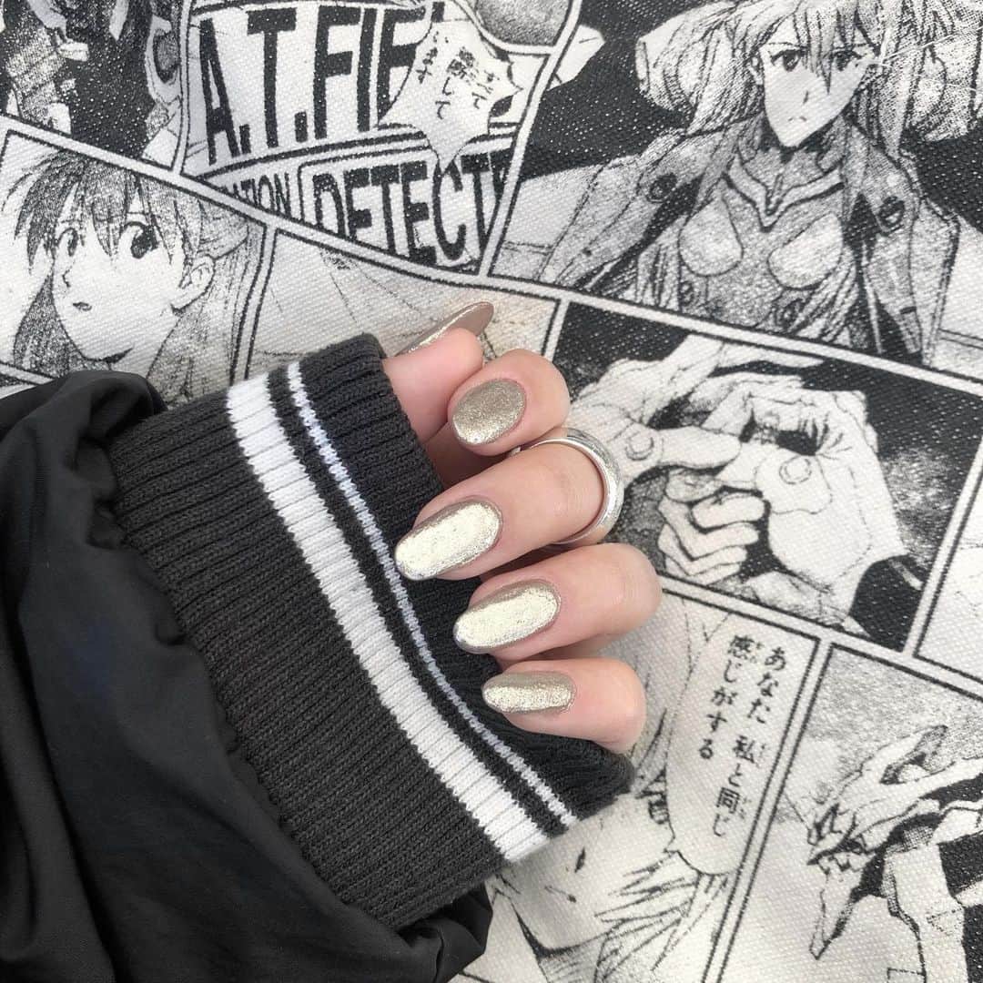 とくいちょまのインスタグラム：「🪞new nail 🪞 全部ミラーネイル(^ - ^^o^^_^) スカルプつけた！かわいい👌 最近は、ずっとセルフジェルだよ〜 #ちょまネイル」
