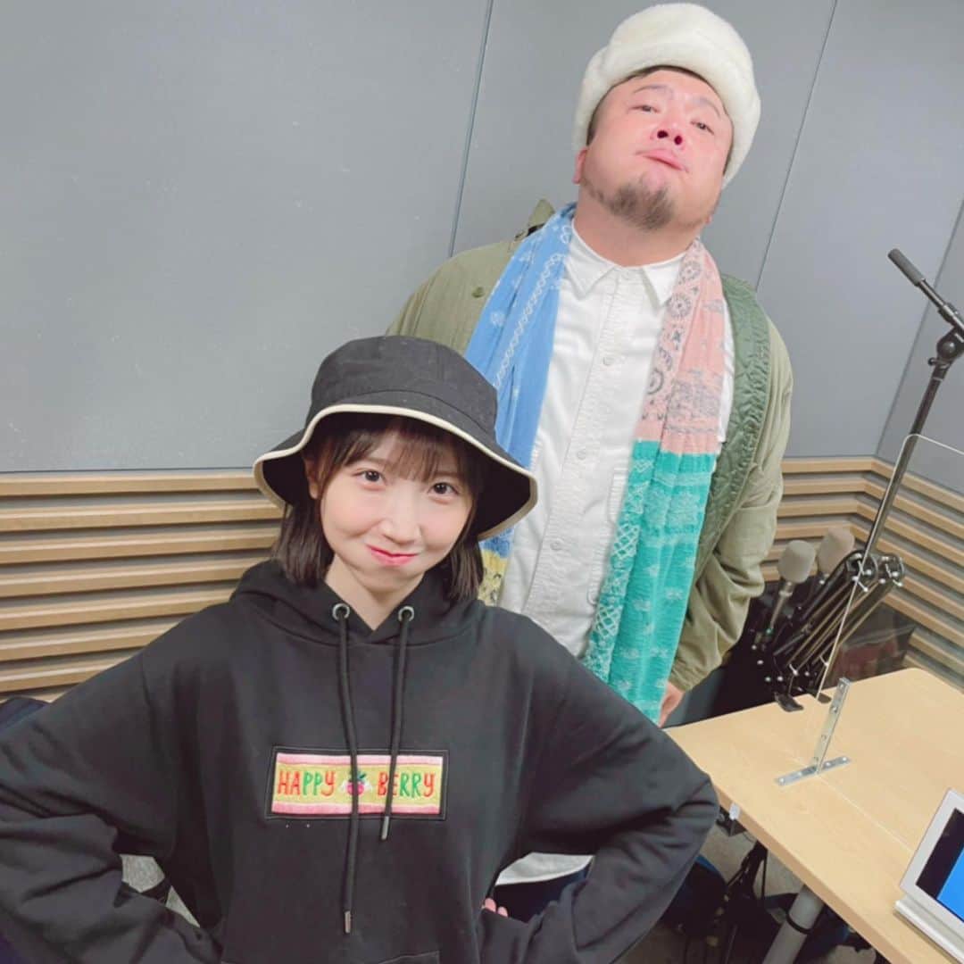 HIPPYのインスタグラム：「毎週水曜日17時05分から STU48 薮下楓ちゃんと共に レギュラーやらせてもらってる NHKラジオ［コイらじ］  本日2020年ラスト生放送！ お便りテーマは ［理想のクリスマスデートプラン］  テーマに関係なくても是非とも参加してみてくださいまし♪  のちほどー  #コイらじ #HIPPY #薮下楓  #STU48」